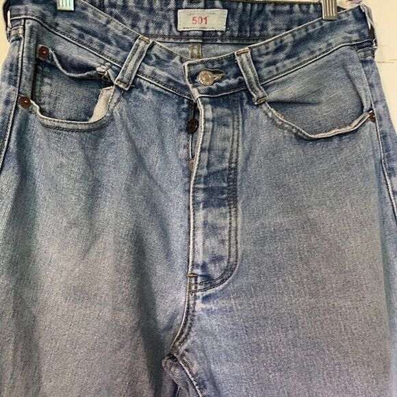 Levi’s 501 Jeans Men 34x30 Blue Medium Wash Button Fly Distressed Y2K Grunge - Picture 8 of 10
